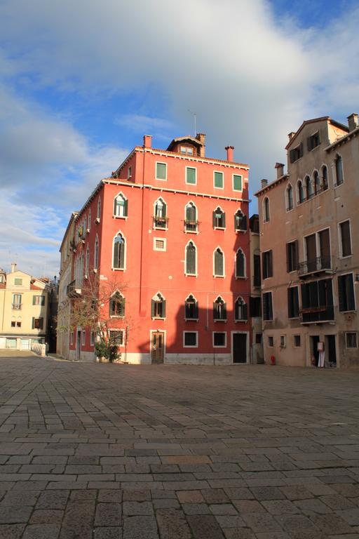 Sant'Angelo - Fenice Apartments In Veneza Quarto foto