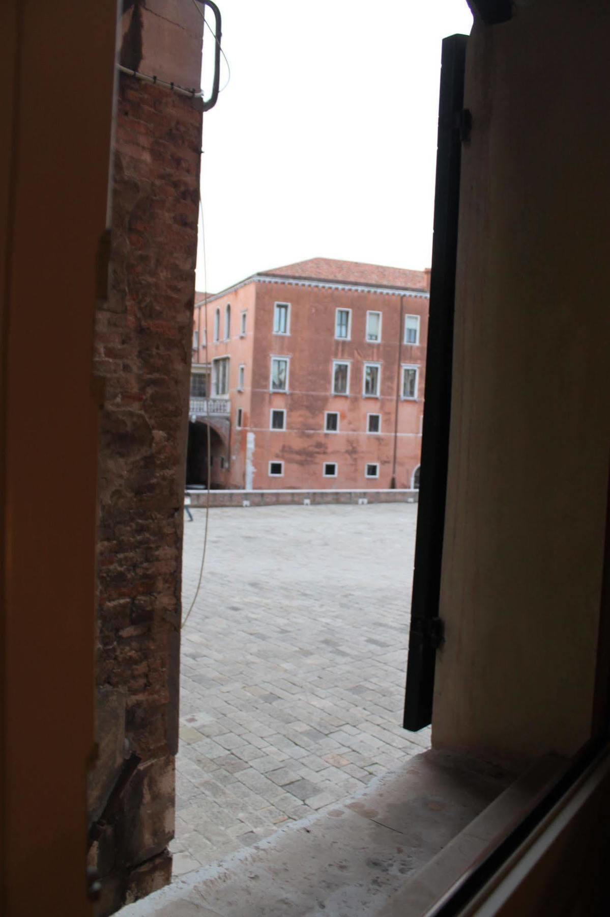 Sant'Angelo - Fenice Apartments In Veneza Exterior foto