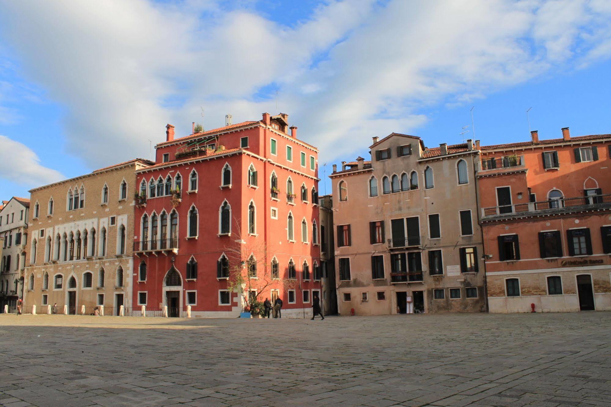 Sant'Angelo - Fenice Apartments In Veneza Exterior foto